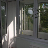 Jak izolovat balkonové plastové a dřevěné dveře na zimu vlastníma rukama